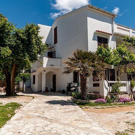 Apartments Nenad & Marija Паг Экстерьер фото