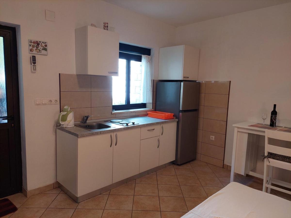 Apartments Nenad & Marija Паг Экстерьер фото