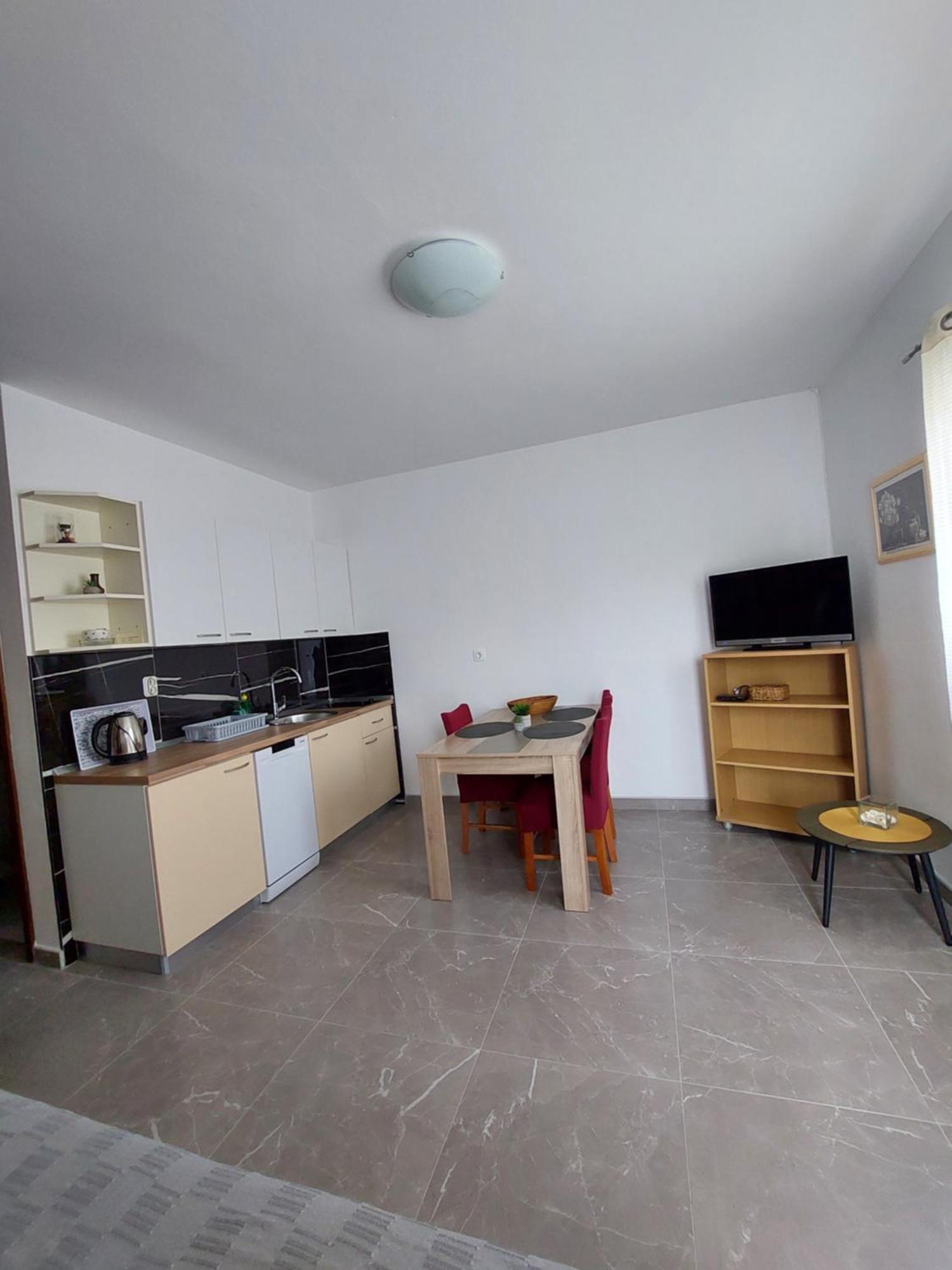 Apartments Nenad & Marija Паг Экстерьер фото
