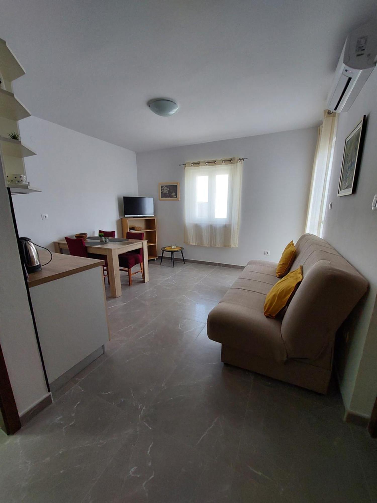 Apartments Nenad & Marija Паг Экстерьер фото
