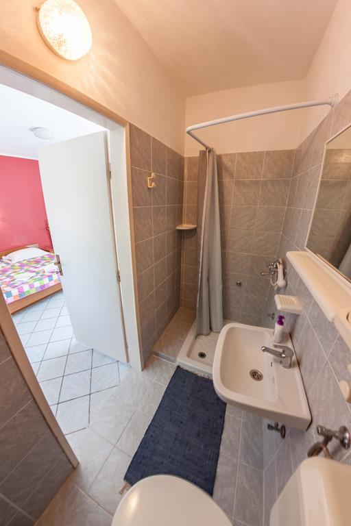 Apartments Nenad & Marija Паг Экстерьер фото