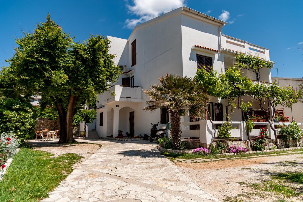 Apartments Nenad & Marija Паг Экстерьер фото