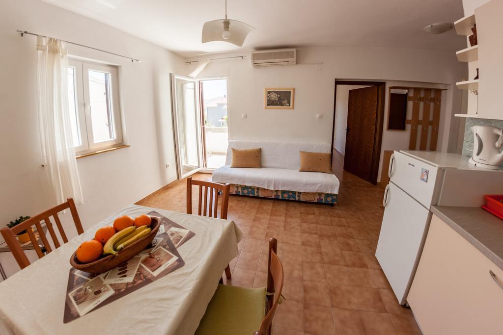 Apartments Nenad & Marija Паг Экстерьер фото