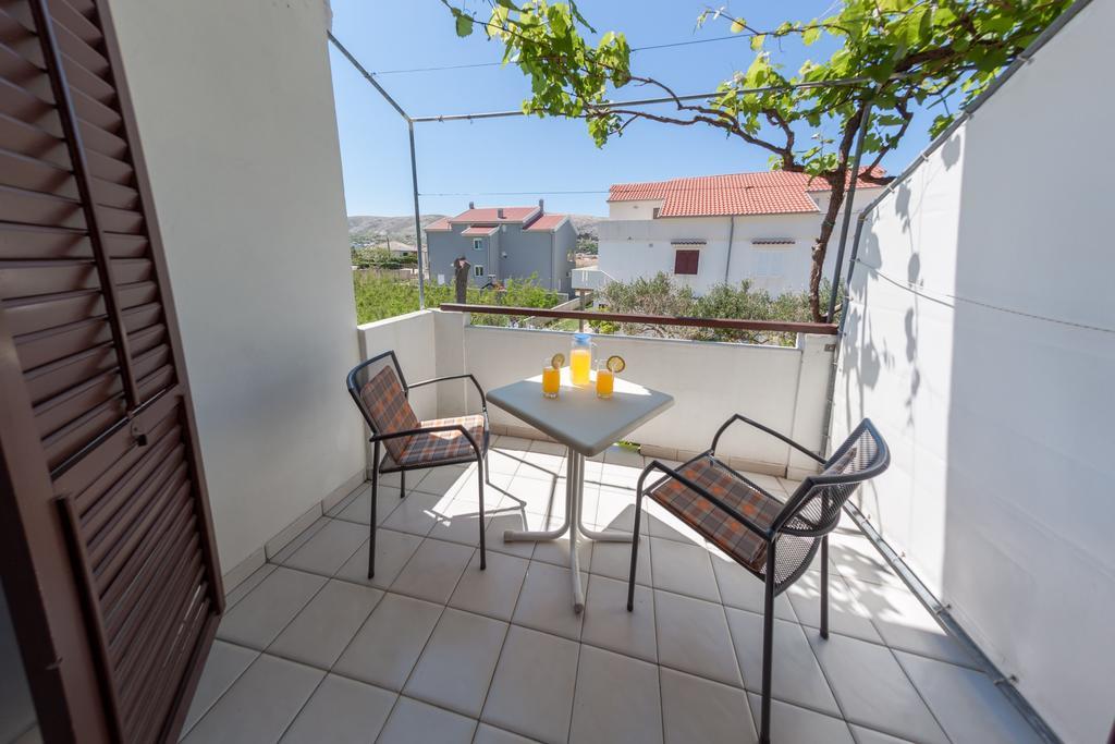 Apartments Nenad & Marija Паг Экстерьер фото